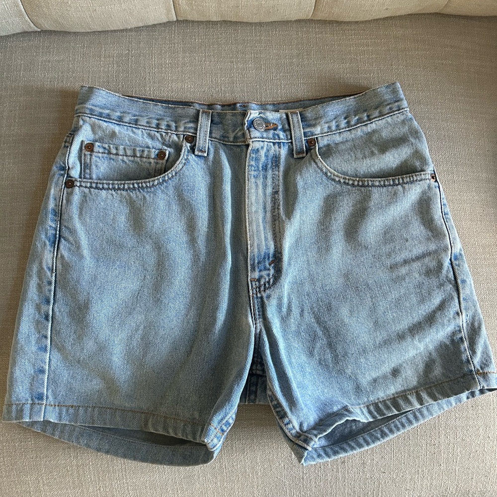 Classic Vintage Levi’s 505 denim shorts (size 32)